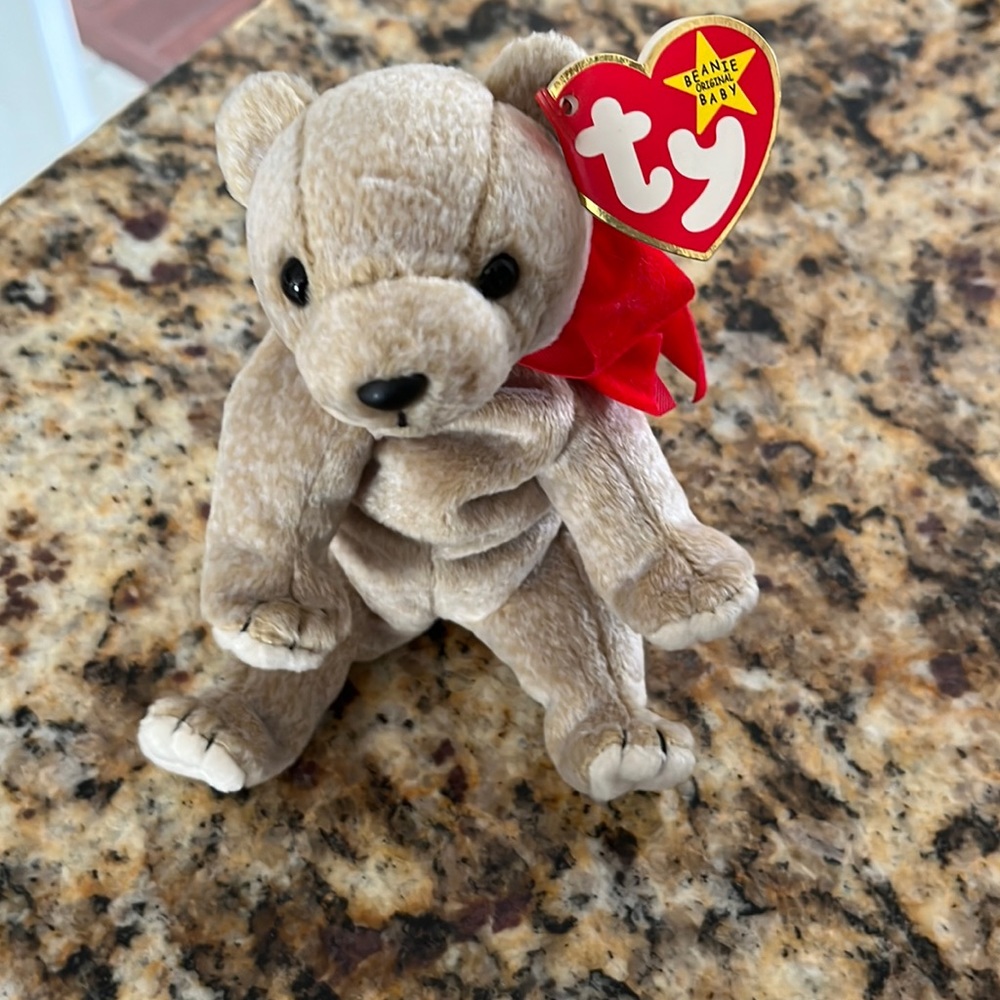 TY Beanie Baby 1999 “Almond”